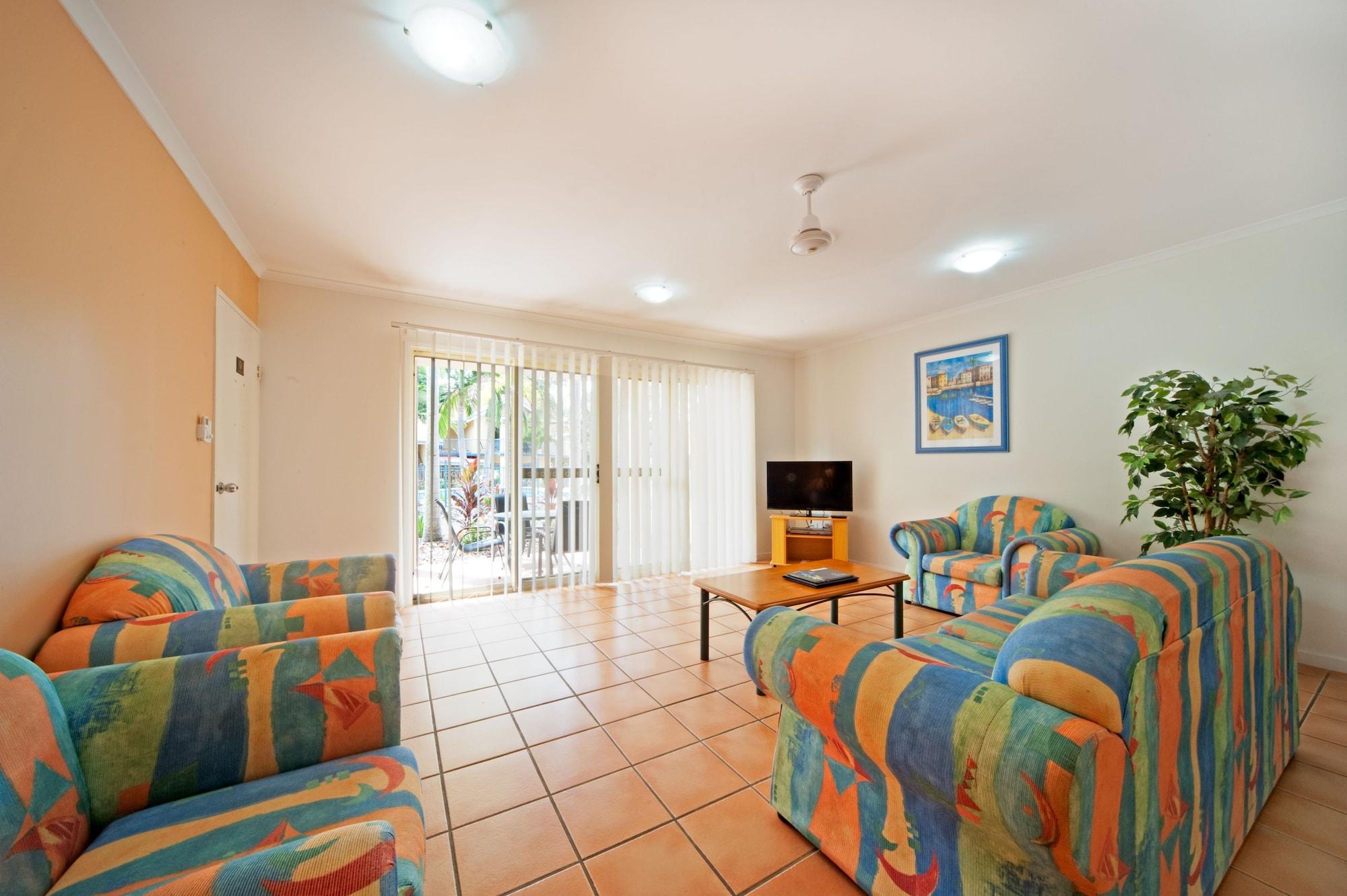 At Beach Court Holiday Villas Airlie Beach Exterior photo