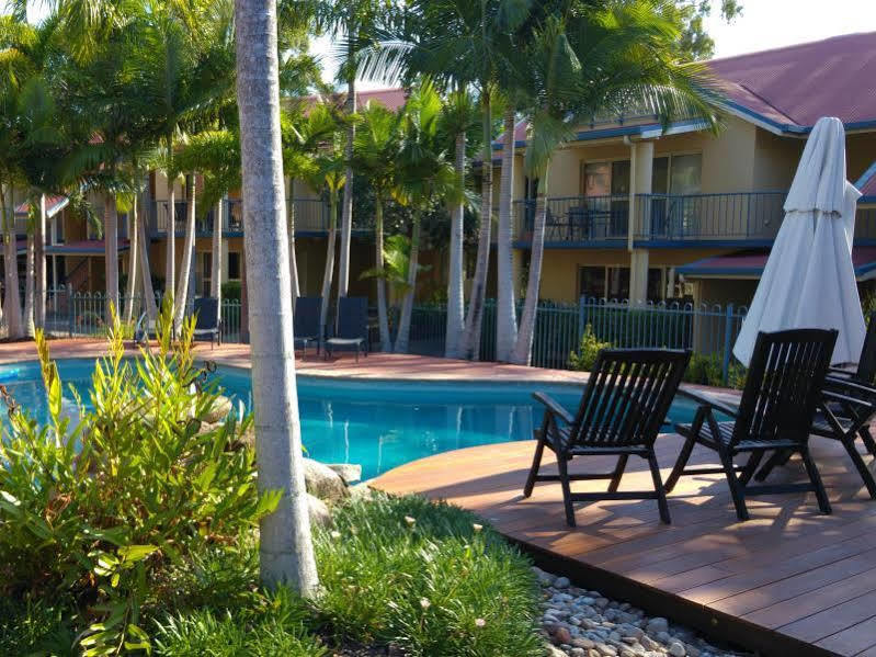 At Beach Court Holiday Villas Airlie Beach Exterior photo
